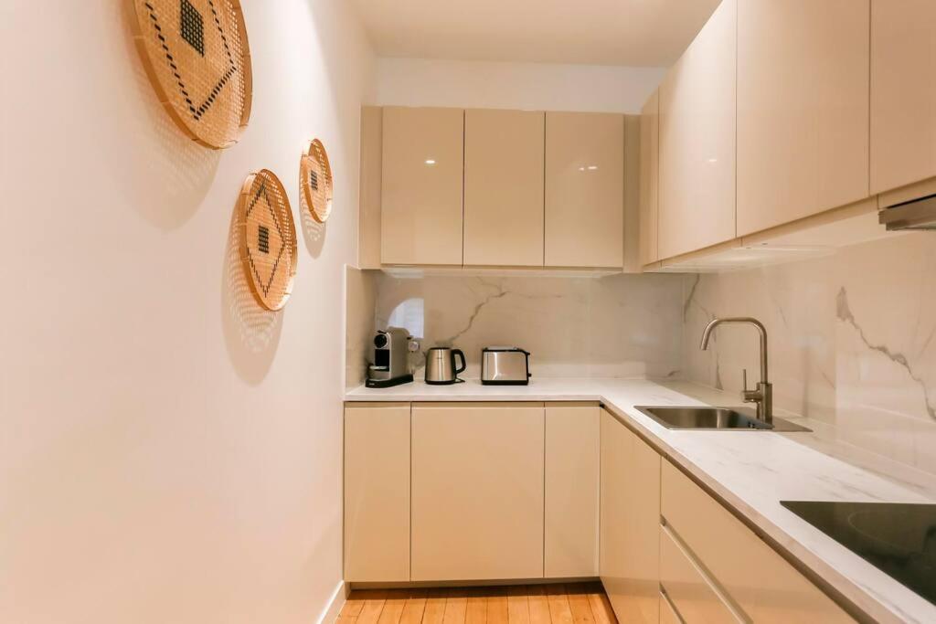 Modern 2 Bedrooms Near Louvre Paris Exteriör bild