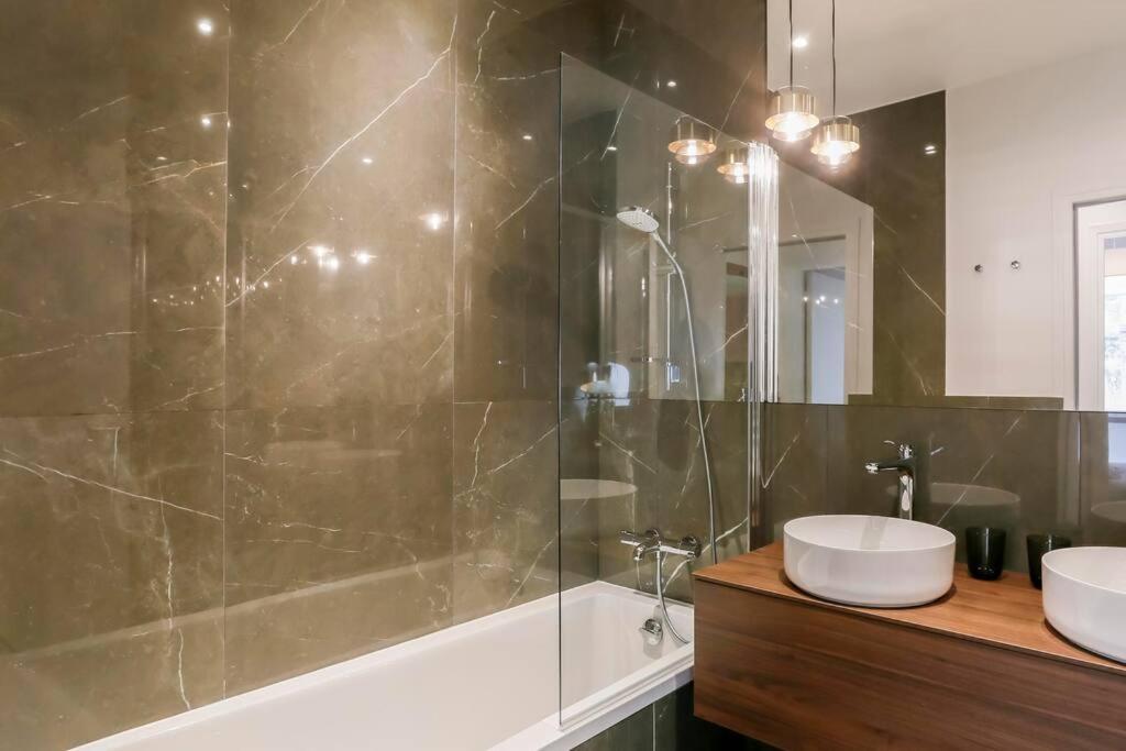Modern 2 Bedrooms Near Louvre Paris Exteriör bild