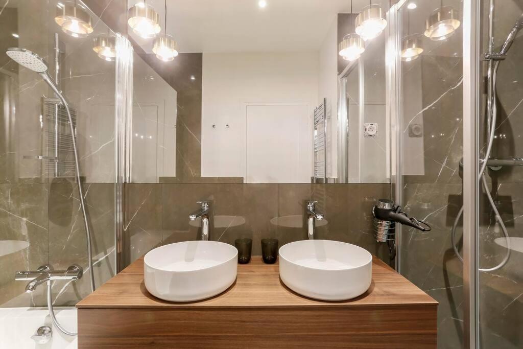 Modern 2 Bedrooms Near Louvre Paris Exteriör bild