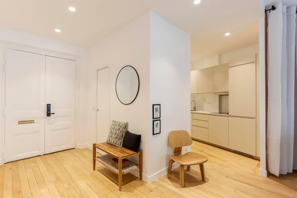 Modern 2 Bedrooms Near Louvre Paris Exteriör bild